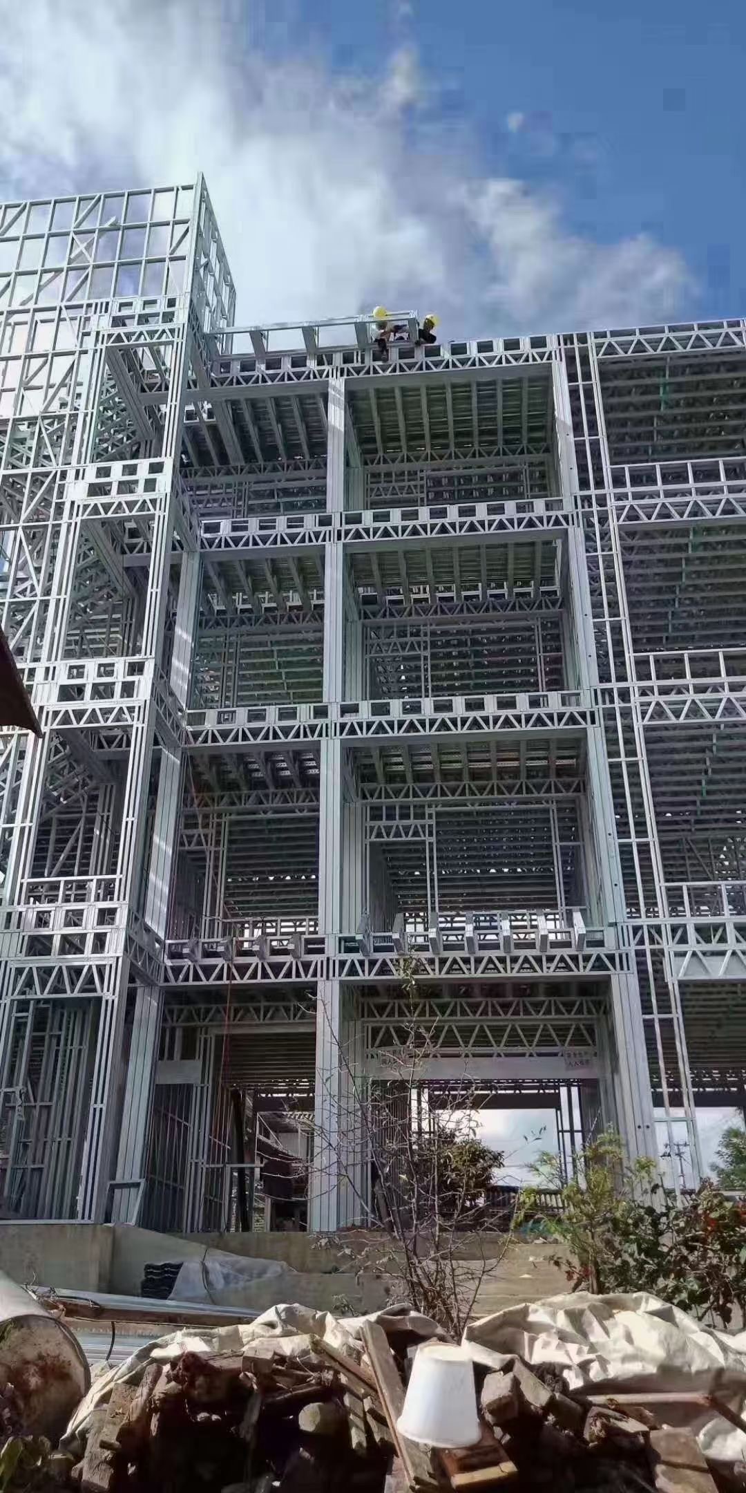 滬塔螺絲南平鎮(zhèn)施工現(xiàn)場(chǎng)